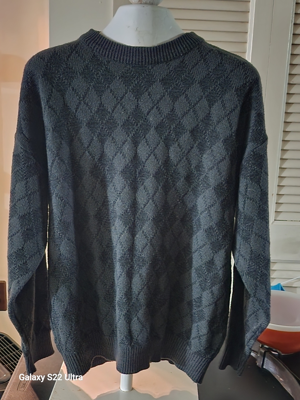 David Taylor Men's Dark Charcoal Argyle Crewneck Sweater